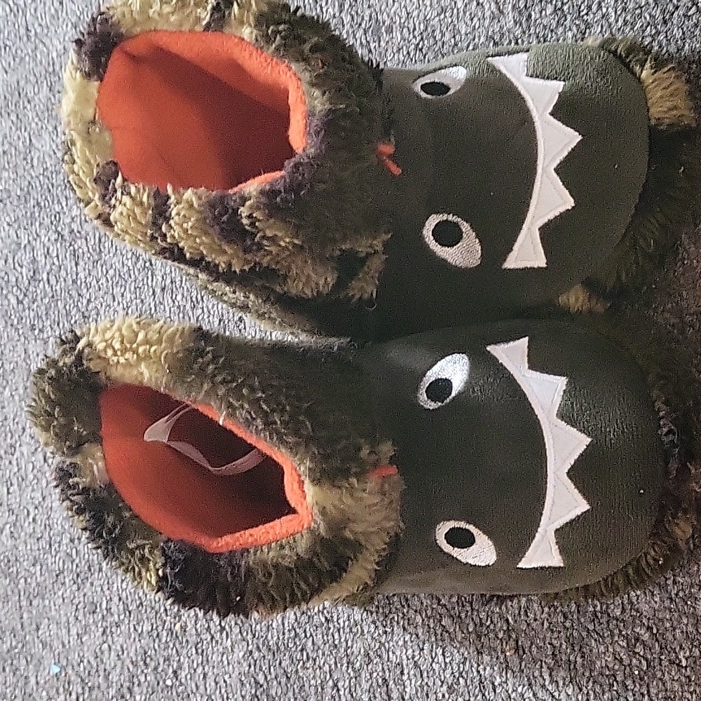 Kids monster slippers